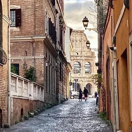 Colosseum Loft, Rustic-modern Charm * Roma