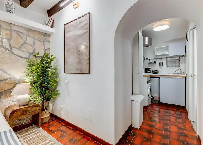 Lejlighed Colosseum Loft, Rustic-modern Charm