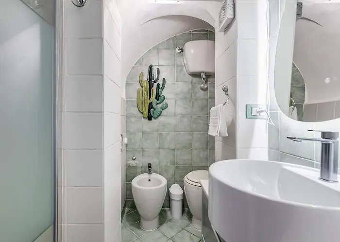 Colosseum Loft, Rustic-modern Charm *