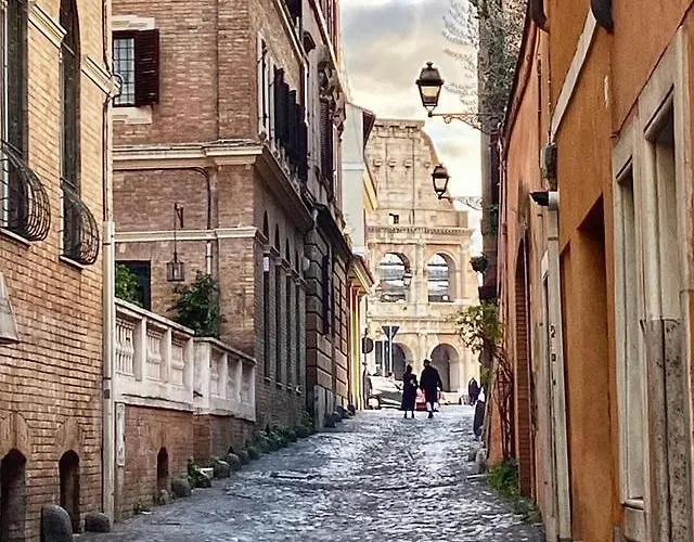 Colosseum Loft, Rustic-modern Charm * Rome